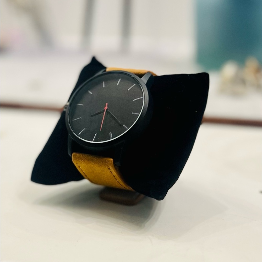 Men’s minimalist quartz watch